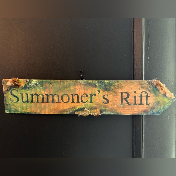 Summoner's Rift League of Legends HANDMADE Wooden Sign - Picture 2 of 10